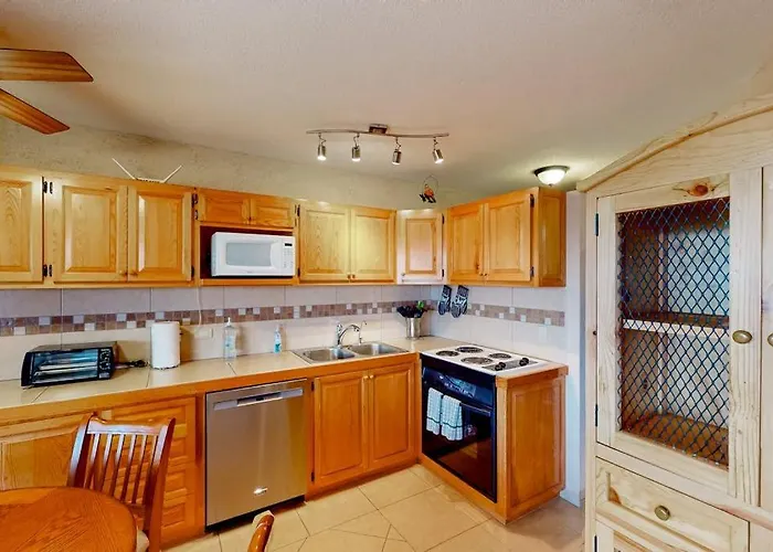 Inviting Across From The With Pool, Grill, Balcony & Golf Nearby Сasa de vacaciones